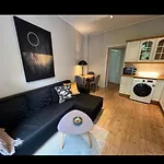 Δωμάτια σε οικογενειακή κατοικία Cosy Private In A Shared *