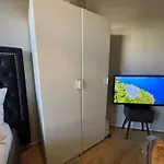 Cosy Private In A Shared Δωμάτια σε οικογενειακή κατοικία *