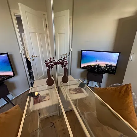 Cosy Private In A Shared Проживание в семье *