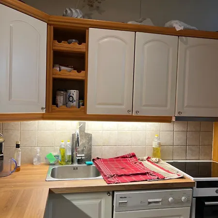 Cosy Private In A Shared Проживание в семье